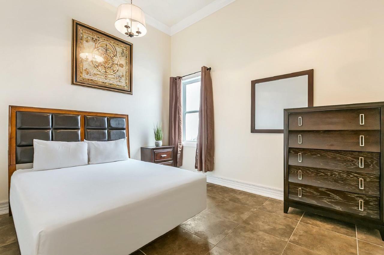 Spacious 4BR Condo on Carondelet Near All Hot Spo Nueva Orleans Exterior foto